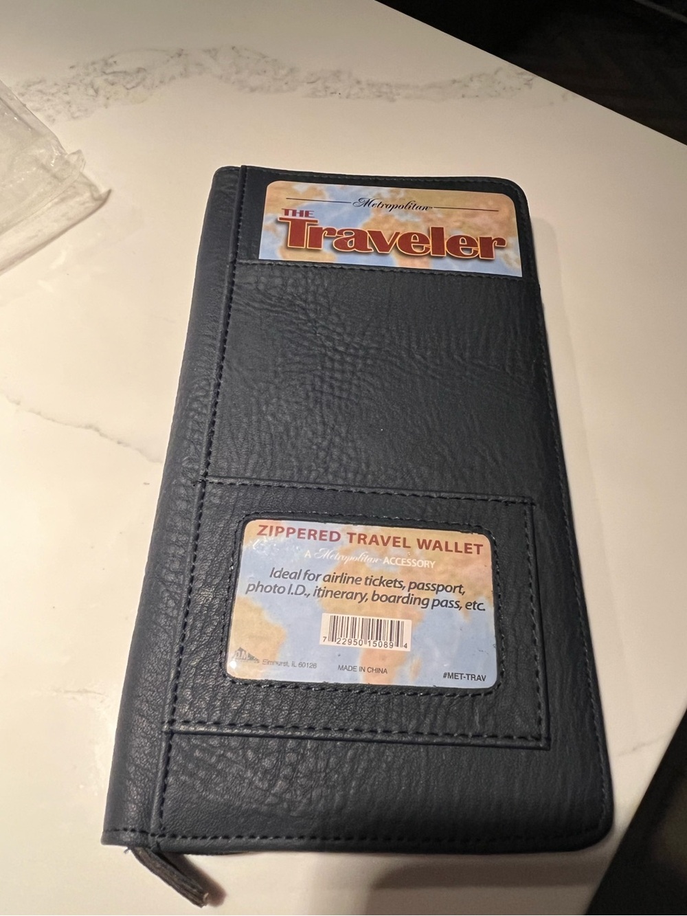NWT zippered travel wallet/passport holder.  Made by metropolitan.